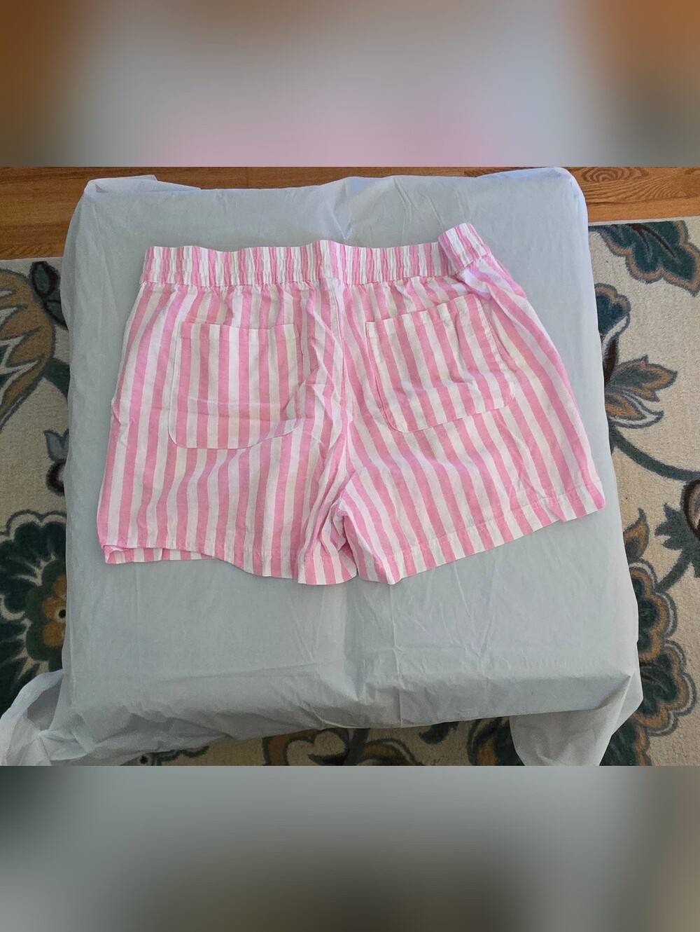 Old Navy Pink and White Striped Women’s Linen Blend Shorts - Picture 3 of 3